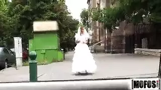أوgy صحراوي مجنون: فعل الجمل وفتاة تشرب كل السائل المنوي