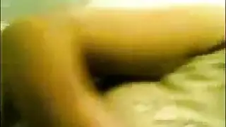 نيك ريفي عنيف: فيديو سري لإيلاج قسري صريح