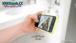 ثدي كبير يحصل على يد ومساعدة فم