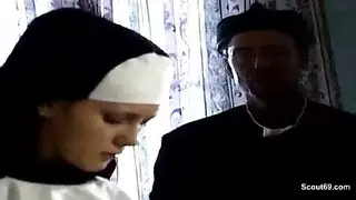 صغيرات آسيويات في جنس إباحي قاس