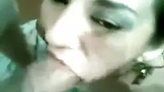 وقحة الدش تُنادى من الخلف