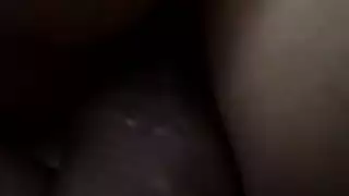 مشهد جماعي لفتيات بالغات حديثًا مع بلع عميق وقذف داخلي