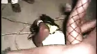 أقارب محرمون يمارسون الجنس في مشهد صريح