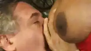 كارينا كابور تتناك