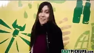 إباحية تنفيذية: ركوب شرجي يتبعه ابتلاع ساخن للمني