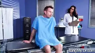 ام تعالج زب ابنه