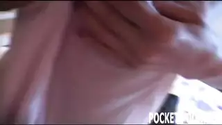 هي تريد أن ترى قضيبك المنتصب