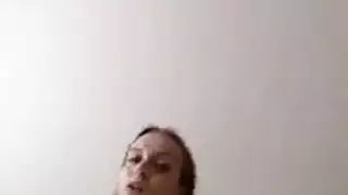 ثلاثية مثليات شقراء: مقص وحك بظر