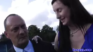 بوس ومص الابزاز الكبيرة وكس ضيق