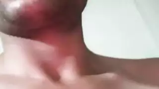 الزوج الديوث الأصلع يشاهد زوجته تُمارس الجنس بقوة