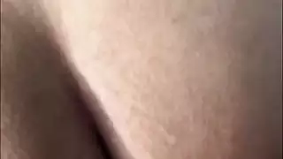 وضع الزيت في فتحت الشرج