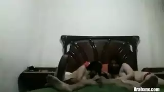 ثري سوم مع مص مزدوج وجنس خشن