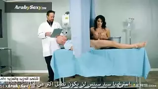 ممرضة محترفة تخضع لفحص طبي صريح إباحي