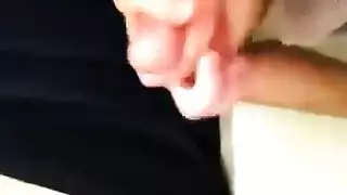 الاستمناء مع أفكار عن قضيب أملس عملاق