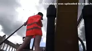 جميلة بصاق لعق