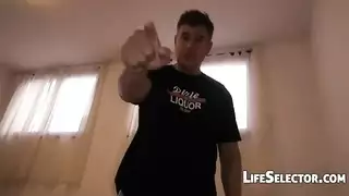 فحل أسمر وجميلة شقراء في مشهد إباحي