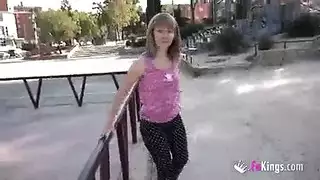 نيك كس ضيييف مع زنوج يخليها ترتعش وتنزل تحته