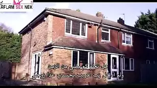 عامل التوصيل ينيك زوجة الزوج الخائن بسبب خطأ في الزهور إباحي