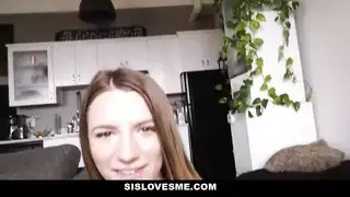 مص عنيف وعميق مع شرموطة مثارة