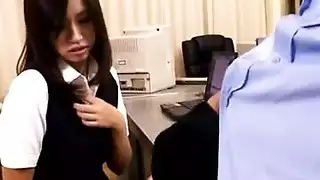 سوناكشي تفتح ساقيها لـ جنس xxx عنيف