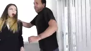 للموظفة