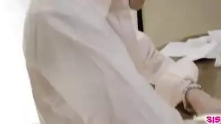 علاقة محرمة عائلية: جلسة جنس بين أشقاء