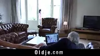 أخذت واستخدمت بخشونة