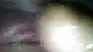 دم على الملاءات من ضرب عنيف لعذراء