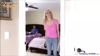 خت تساعد اخوه