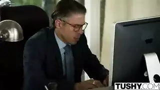 نساء سوداوات بمؤخرات كبيرة في فعل شرجي عنيف