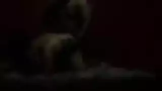 مؤخرة هاوية لطيفة ممتدة للعمل العميق بالسدادة