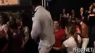 سكس امهات يختصب أمه وهي عالفقة في المطبخ