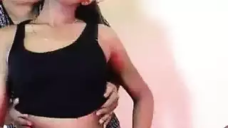 الشقراء الجميلة تمتلئ فرجها بقضيب صلب