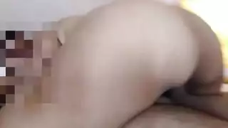 bbw masterbating أثناء مشاهدة إصبع الاباحية في المؤخرة