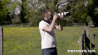 بنت تتناك من صديقها فى كسها المشعر