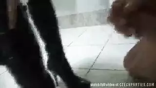 فيلم صريح: جماع في الوجه وضخ عنيف للمهبل