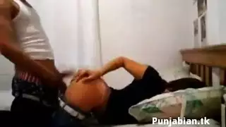 فتاة بوليود ترضع ثم تُضاجع بقوة في مشهد صريح