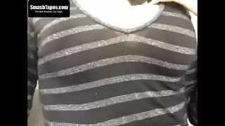 ثعلبة محجبة تكشف ثدييها الممتلئين وتلعب بكوسها المشعر