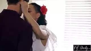 العلاقة السرية تتحول إلى فيلم بورنو كامل مع إنهاء بالقذف الداخلي