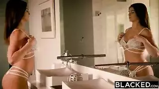 يحلم بقضيب أسود ضخم