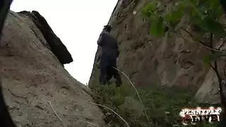 لقاء سياحي مزدوج ينتهي بفم مليء بالسائل المنوي