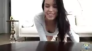 وجد زوجته عندما كان يستمني