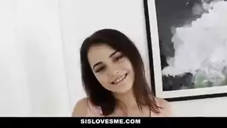 مهارات فتاة عاهرة صغيرة في الجنس باللسان ستجعلك تنزل