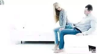 يلحس فرجها بعد جلسة مص شديدة