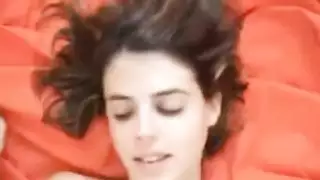 صديقها يصورها تأخذ تدك قاسي في كسها