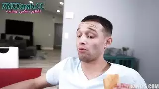 ينيك زوجة ابوه من الخلف على كرسي
