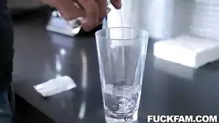 زوج مع زوجته أم بزاز