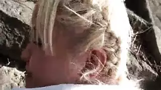 مراهقة صغيرة مسمر من قبل رجلين كبار السن