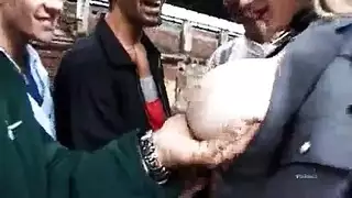 يبانيه تتناك من رجلين
