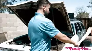 ممارسة الجنس مع الابنة بينما الزوجة فاقدة للوعي